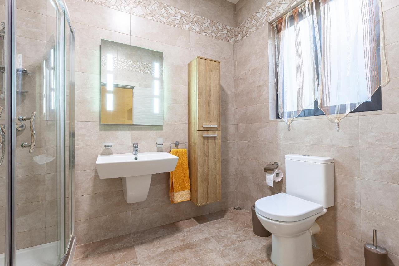 Appartamento Summer Fields Penthouse With Amazing Views Sannat Esterno foto